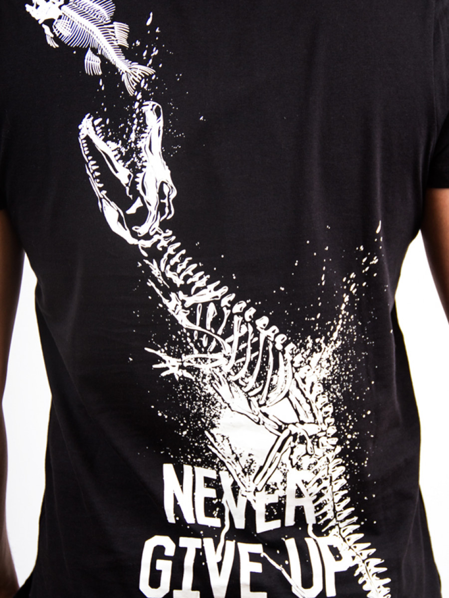 Футболка Never give up