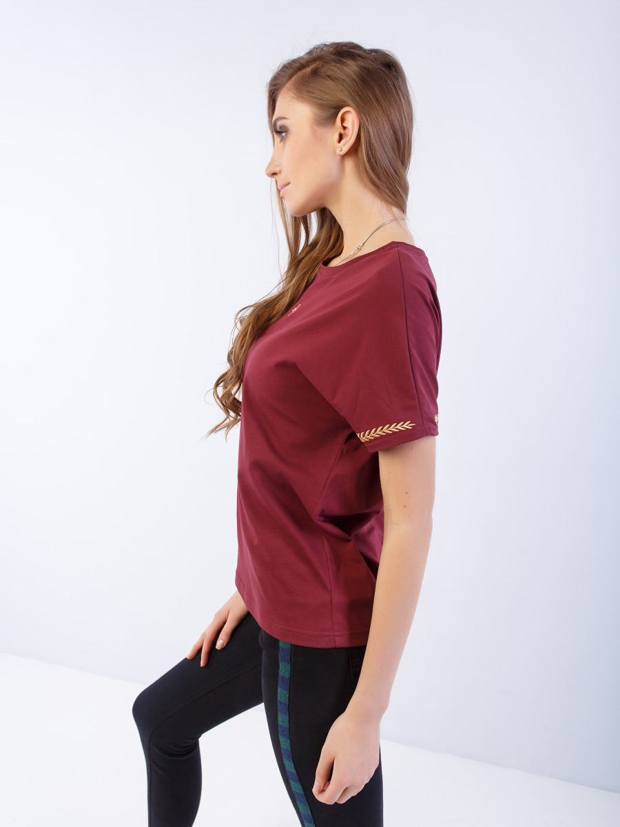 Футболка женская LAUREATE