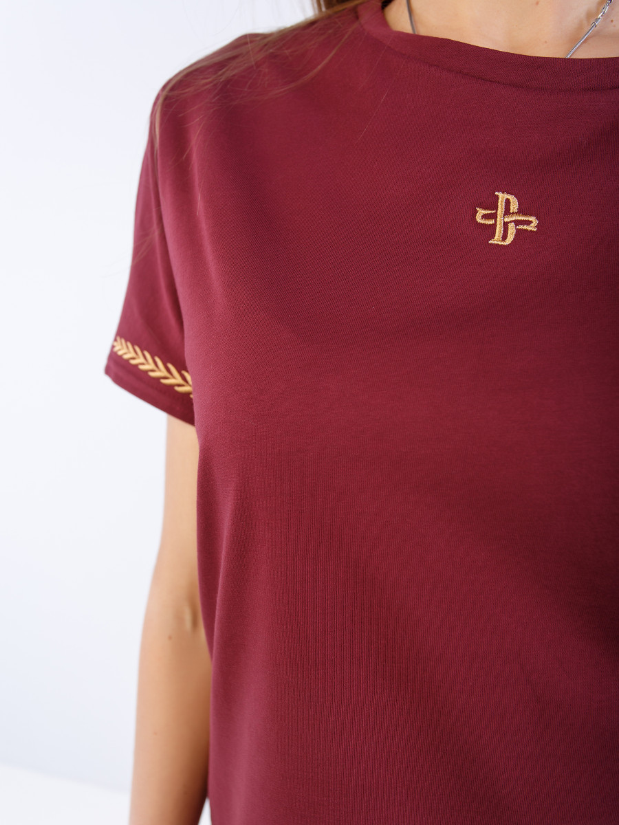 Футболка женская LAUREATE